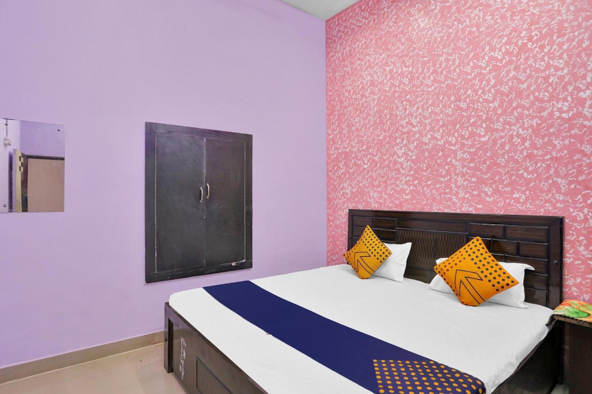 Hotel O Aniruddha Palace Mathura Exterior photo