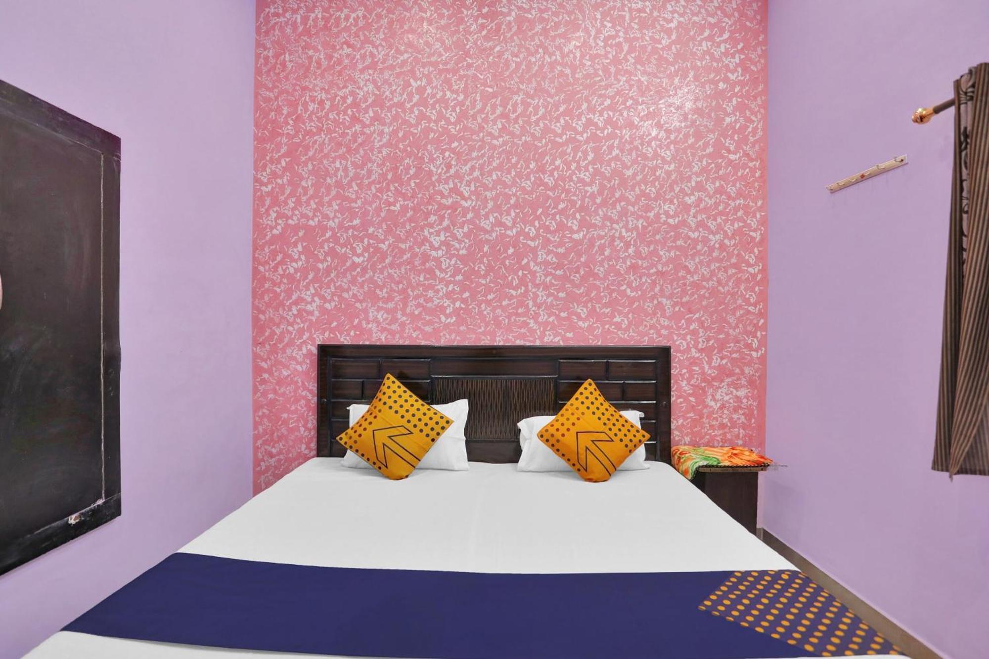 Hotel O Aniruddha Palace Mathura Exterior photo